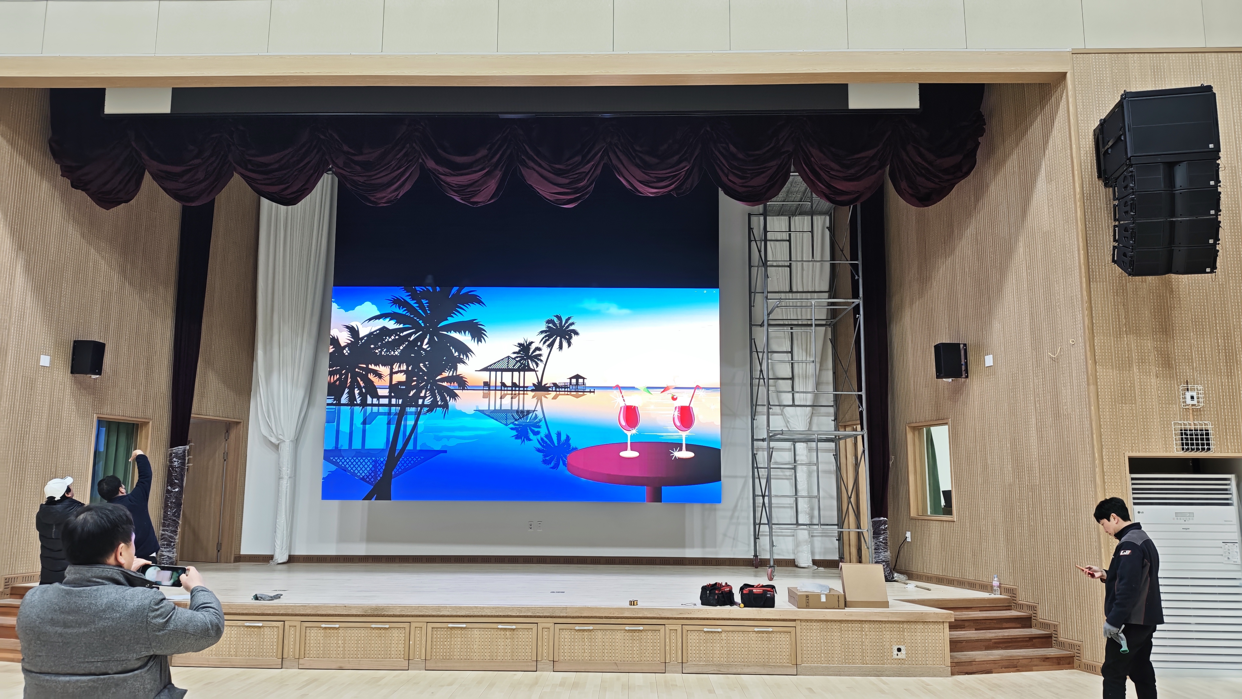 Korea - P2.604 Indoor Rolling Gate LED Display